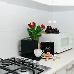 Maya's - Dluga 66 Apartman
